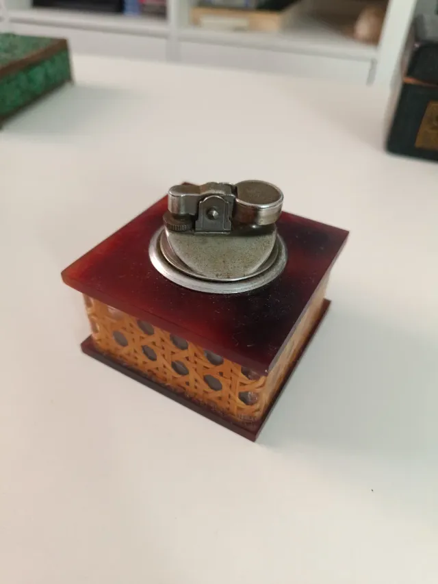 Encendedor de mesa vintage