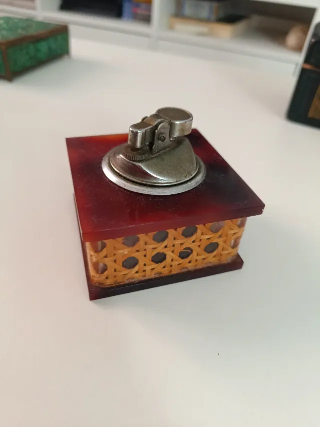 Encendedor de mesa vintage