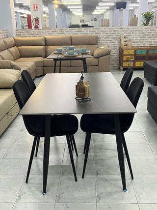 Nueva - Mesa comedor con 4 sillas