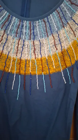 Blusa/Camiseta con bordado y abalorios