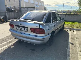 Ford Escort 1998 - se vende tal cual