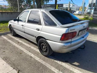 Ford Escort 1998 - se vende tal cual