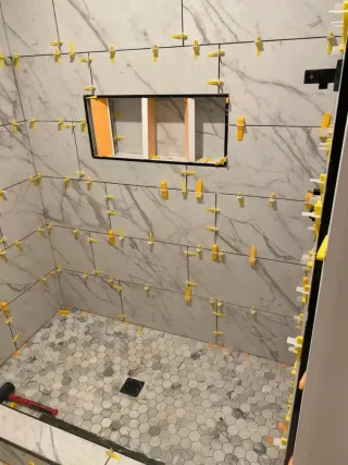 Baño moderno y alicatados