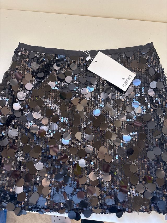 Falda fiesta lentejuelas negra y plateada