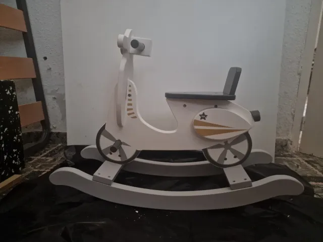 Balancín Moto Madera Blanco y Gris