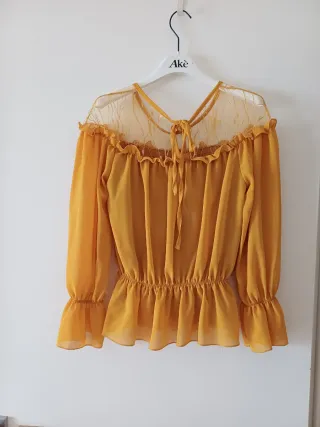 Top giallo  manica lunga con rouches