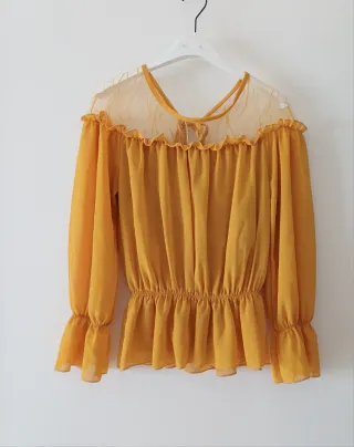 Top giallo  manica lunga con rouches