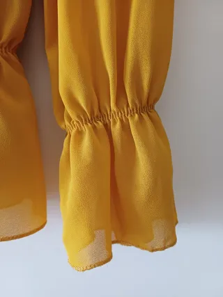 Top giallo  manica lunga con rouches