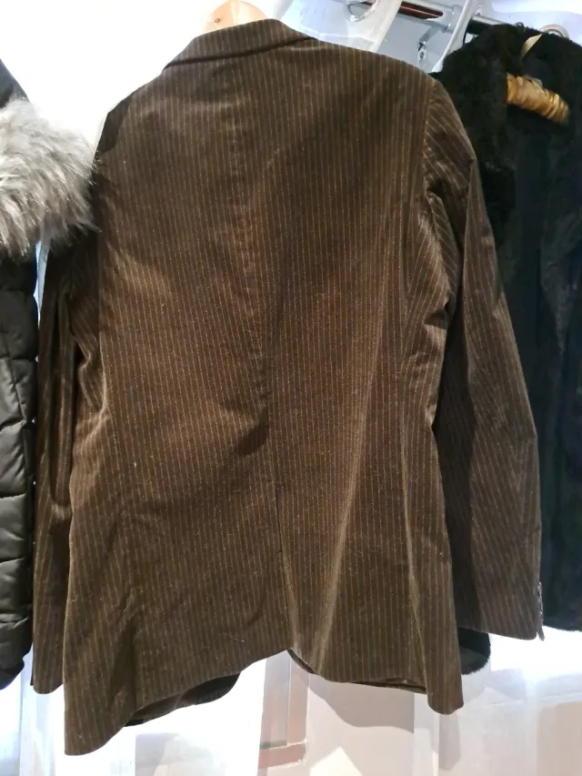 Chaqueta H&M Raya Marrón EUR 52 / US 42