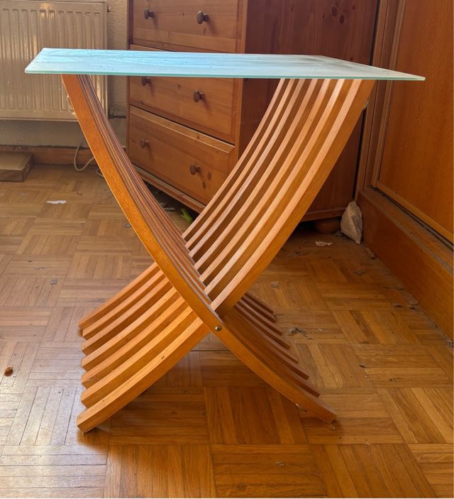 Mesita auxiliar madera y cristal