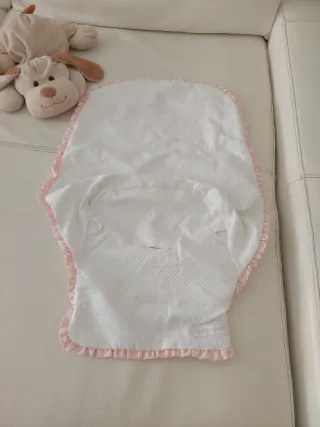 Funda para silla de bebé pique con volantes nueva 