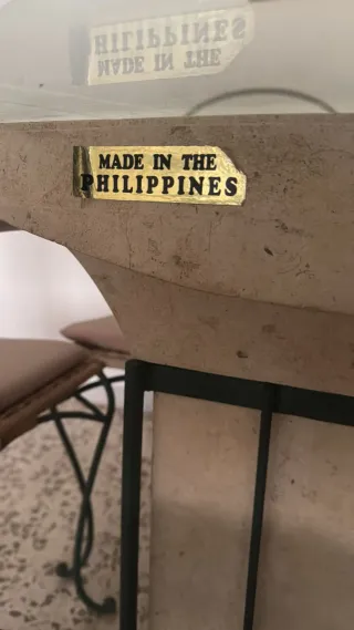 Mesa cristal pedestal piedra y 6 sillas de forja