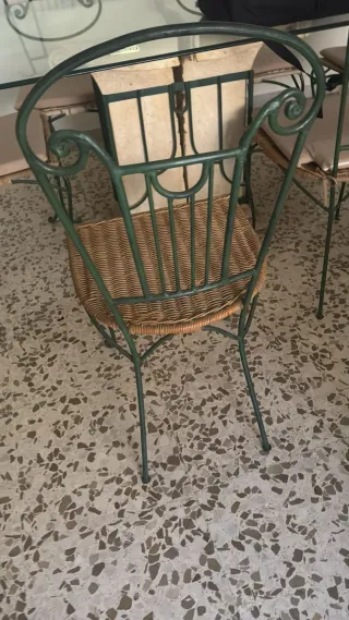 Mesa cristal pedestal piedra y 6 sillas de forja