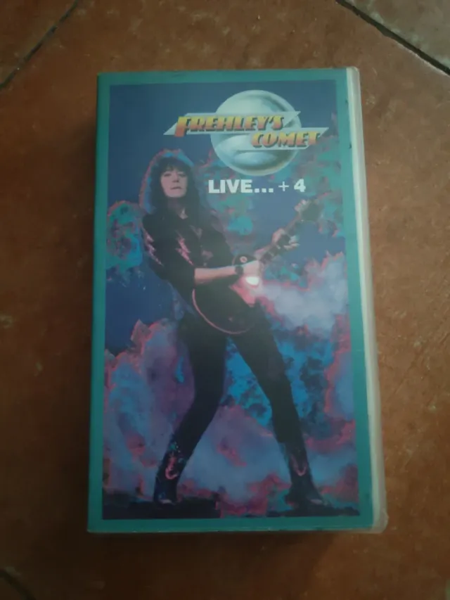 VHS Frehley's Comet Live + 4