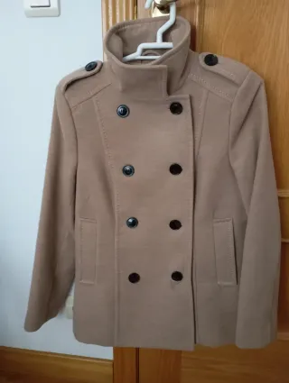Chaqueta corta beige