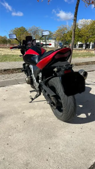 Kawasaki Z 750cc 110cv año 2006