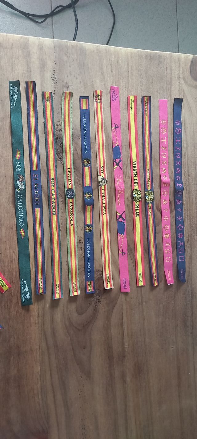 32 Pulseras Varias: Religioso, Taurino, Militar