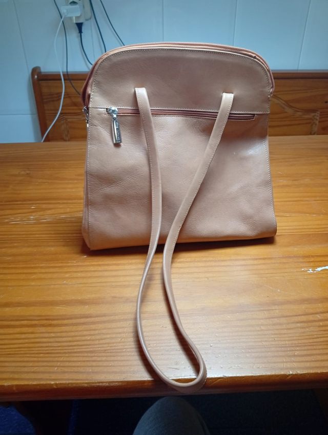 Bolso de cuero marrón