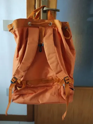 Zaino arancione molto capiente