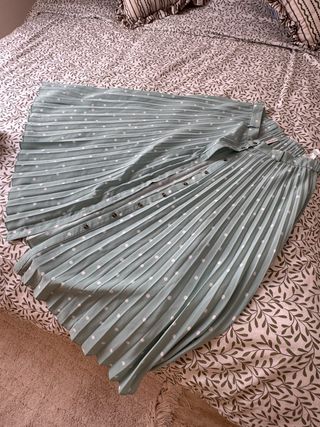 Falda midi plisada lunares Stradivarius Talla M