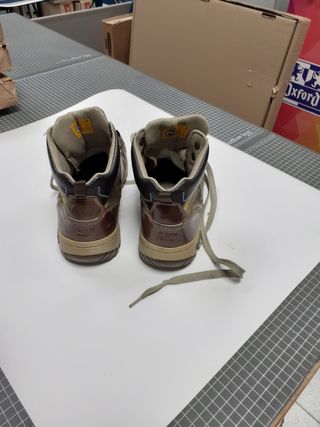 Botas de montaña CAT