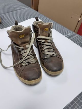 Botas de montaña CAT