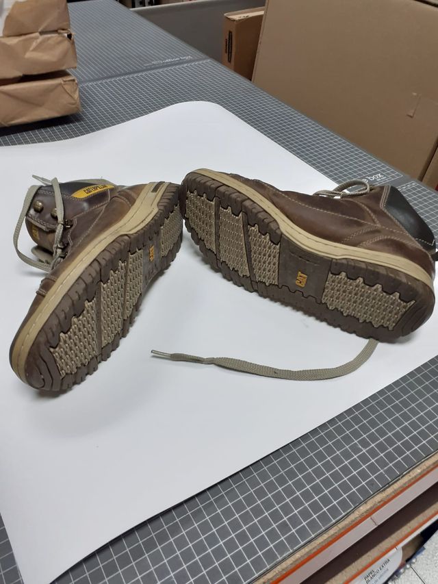 Botas de montaña CAT