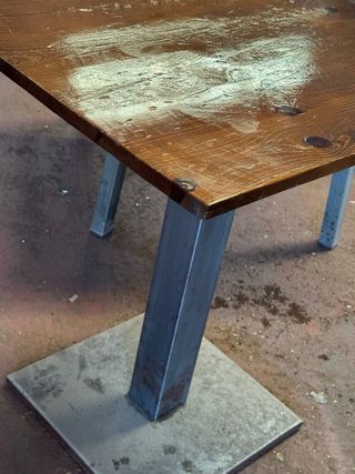 Mesa madera y patas hierro