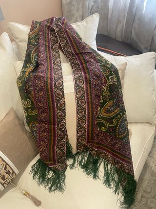 Fular con flecos verde y burdeos