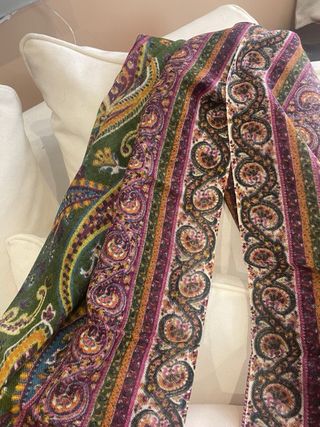 Fular con flecos verde y burdeos