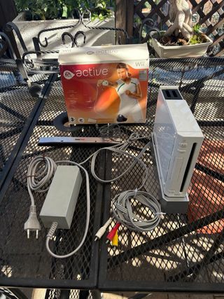 Nintendo Wii Console Completa + EA Sports Active