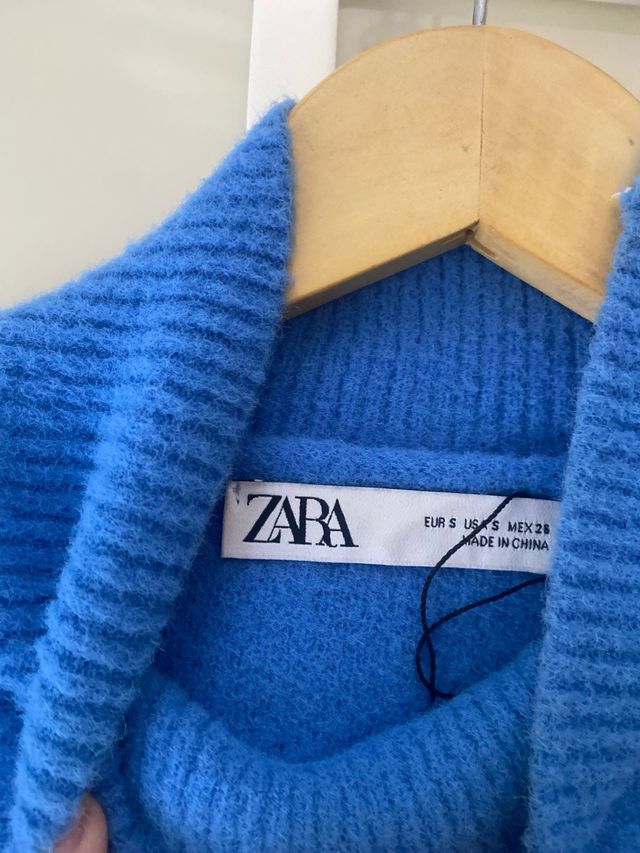 Jersey crop cuello alto azul