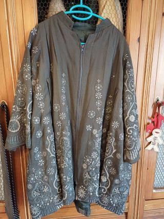 Capa Antik Batik bordada