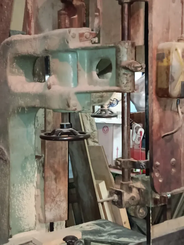 Sierra de cinta ebanistería fundición