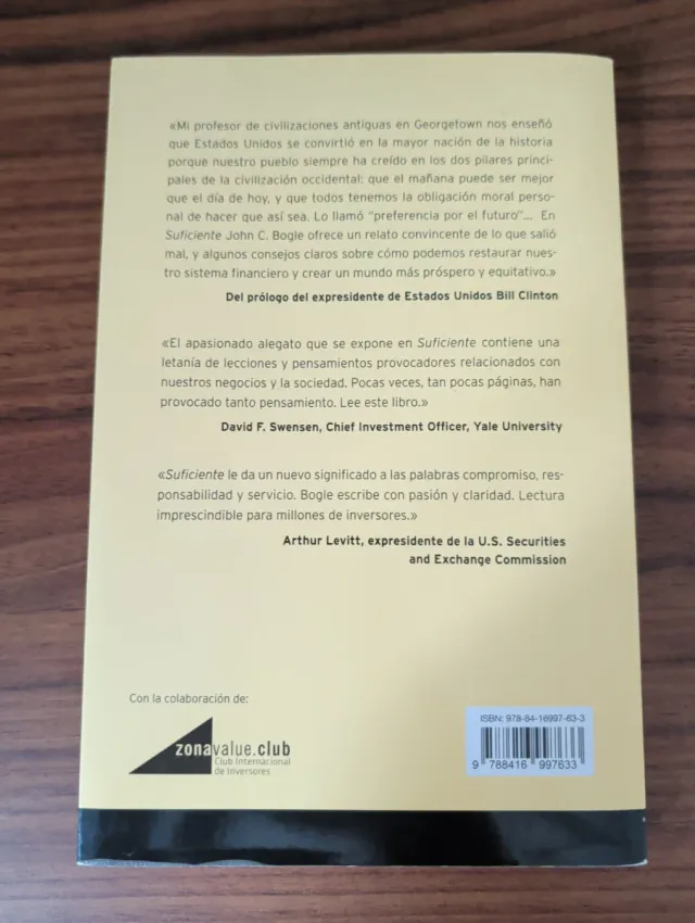 Suficiente: Reflexiones sobre el dinero, los ne...