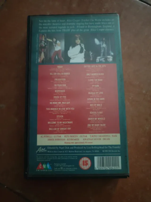 VHS Alice Cooper Trashes the World