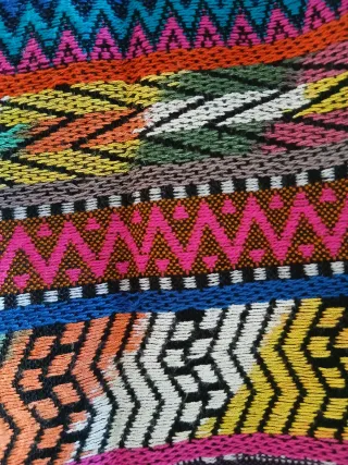 Vestido estampado étnico con cordones