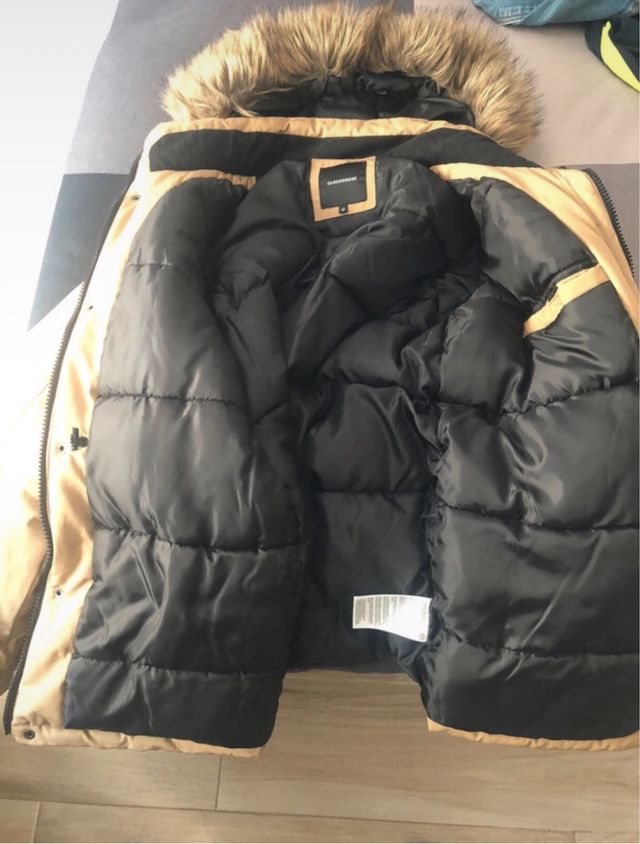 Chaquetón marrón CYA con capucha con muy poco uso