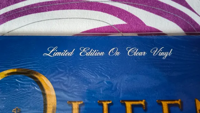 Queen - Playing The Game Vinilo