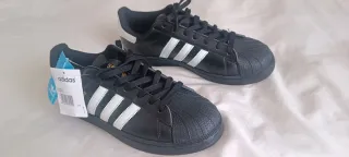 Adidas Superstar Talla 42 Negras Blancas