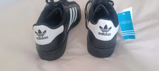 Adidas Superstar Talla 42 Negras Blancas