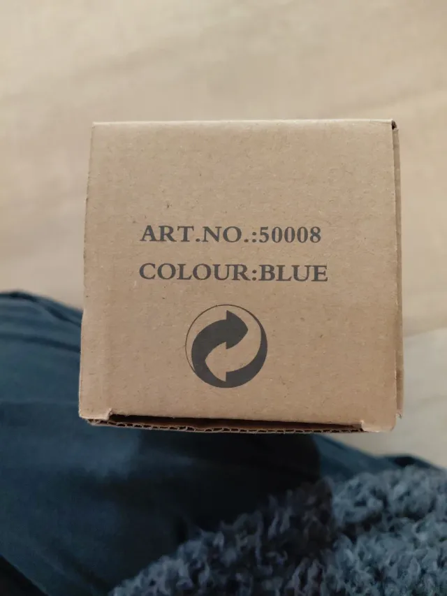 Botella de metal azul