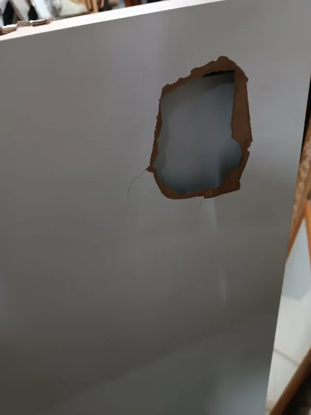 Mueble zapatero de madera y blanco