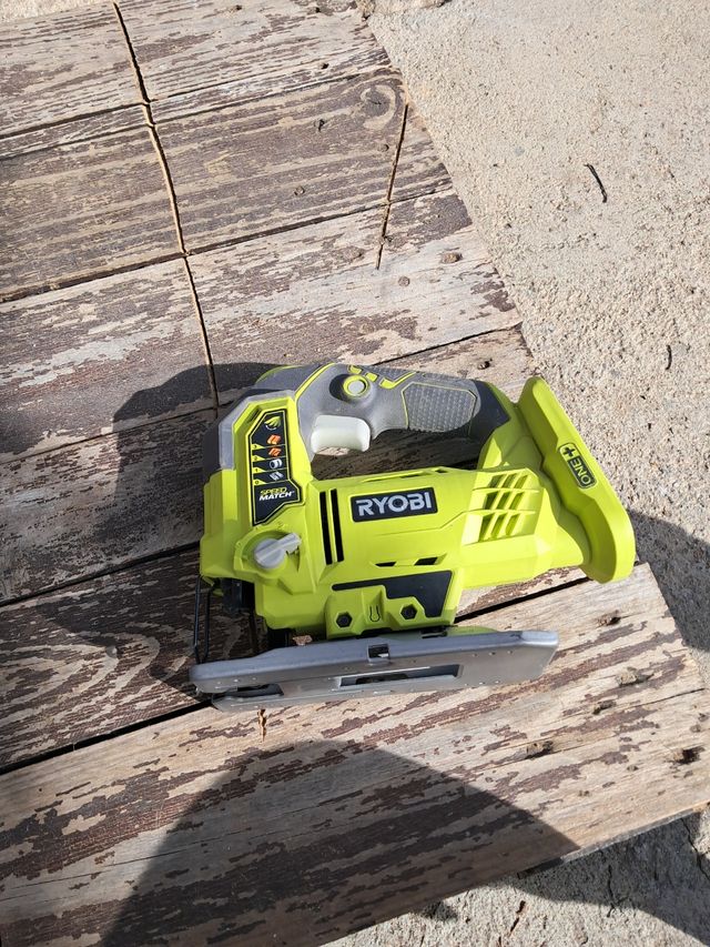 Sierra de Calar a baterías  Ryobi