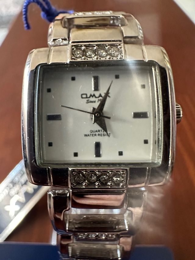 Reloj Omax Mujer Dorado y Plateado