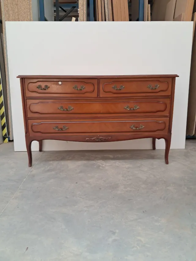 Comodino in legno con piano in marmo