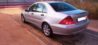 Mercedes-Benz Clase C 2005