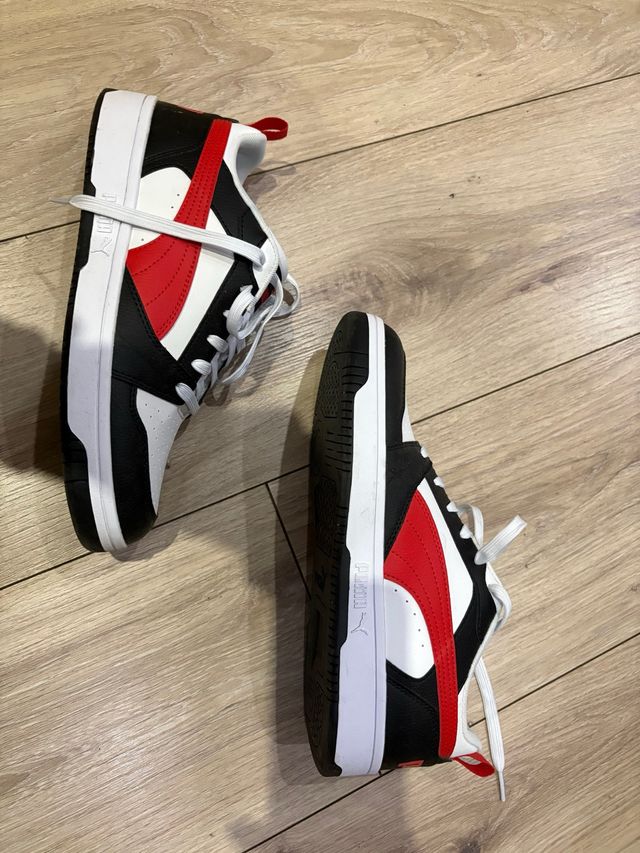 Zapatillas Puma Negras, Rojas y Blancas