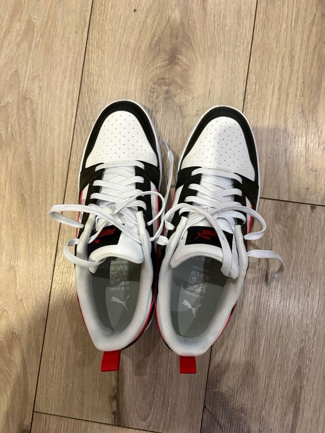 Zapatillas Puma Negras, Rojas y Blancas