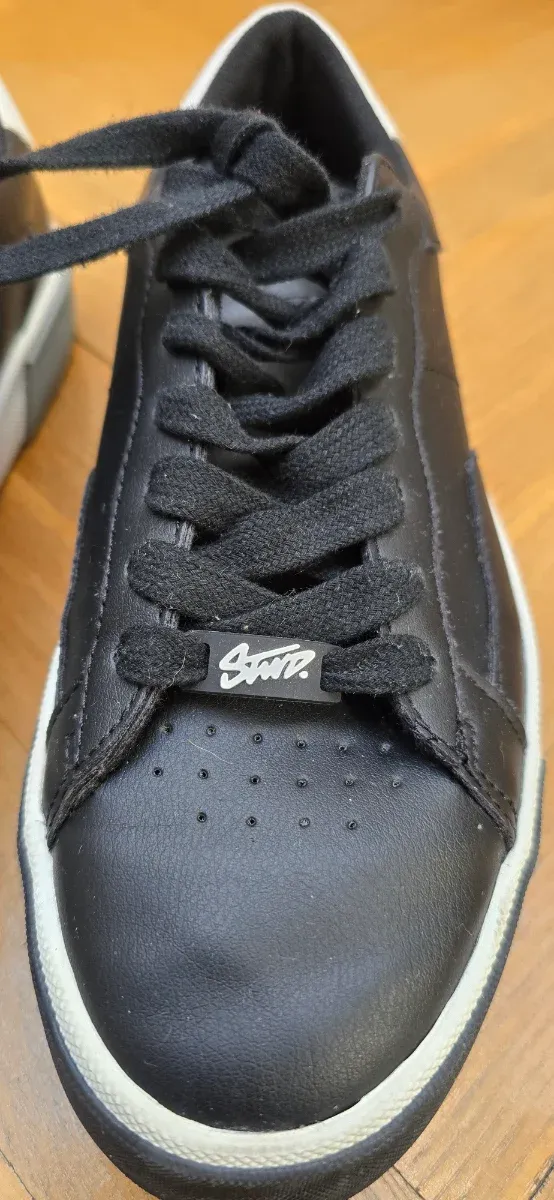 Zapatillas STWD Pull&Bear Negras y Blancas